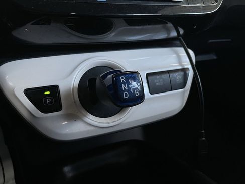 Used 2017 Toyota Prius Two image 30