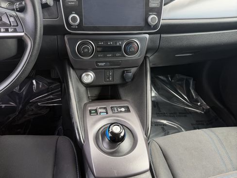 Used 2024 Nissan Leaf S FWD image 18