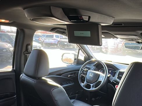 Used 2022 Honda Pilot Black Edition image 17