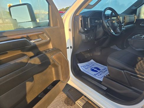 Used 2024 Chevrolet Silverado 2500 LT image 6