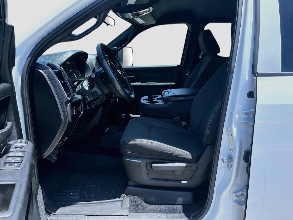 Used 2024 RAM 2500 Tradesman w/ Chrome Appearance Group AWD/4WD image 19