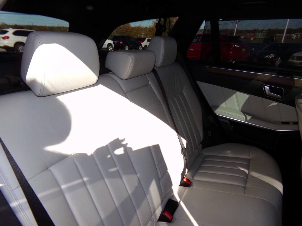Used 2016 Mercedes-Benz E 350 4MATIC Wagon image 27