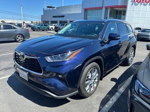 Used 2022 Toyota Highlander Limited AWD/4WD image 1