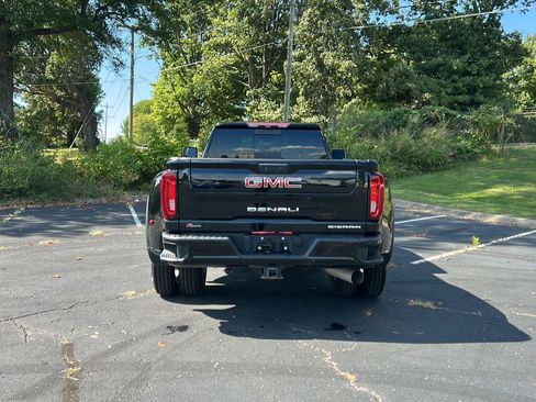 Certified 2022 GMC Sierra 3500 Denali w/ Technology Package AWD/4WD image 4