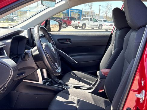 Used 2022 Toyota Corolla Cross LE image 16