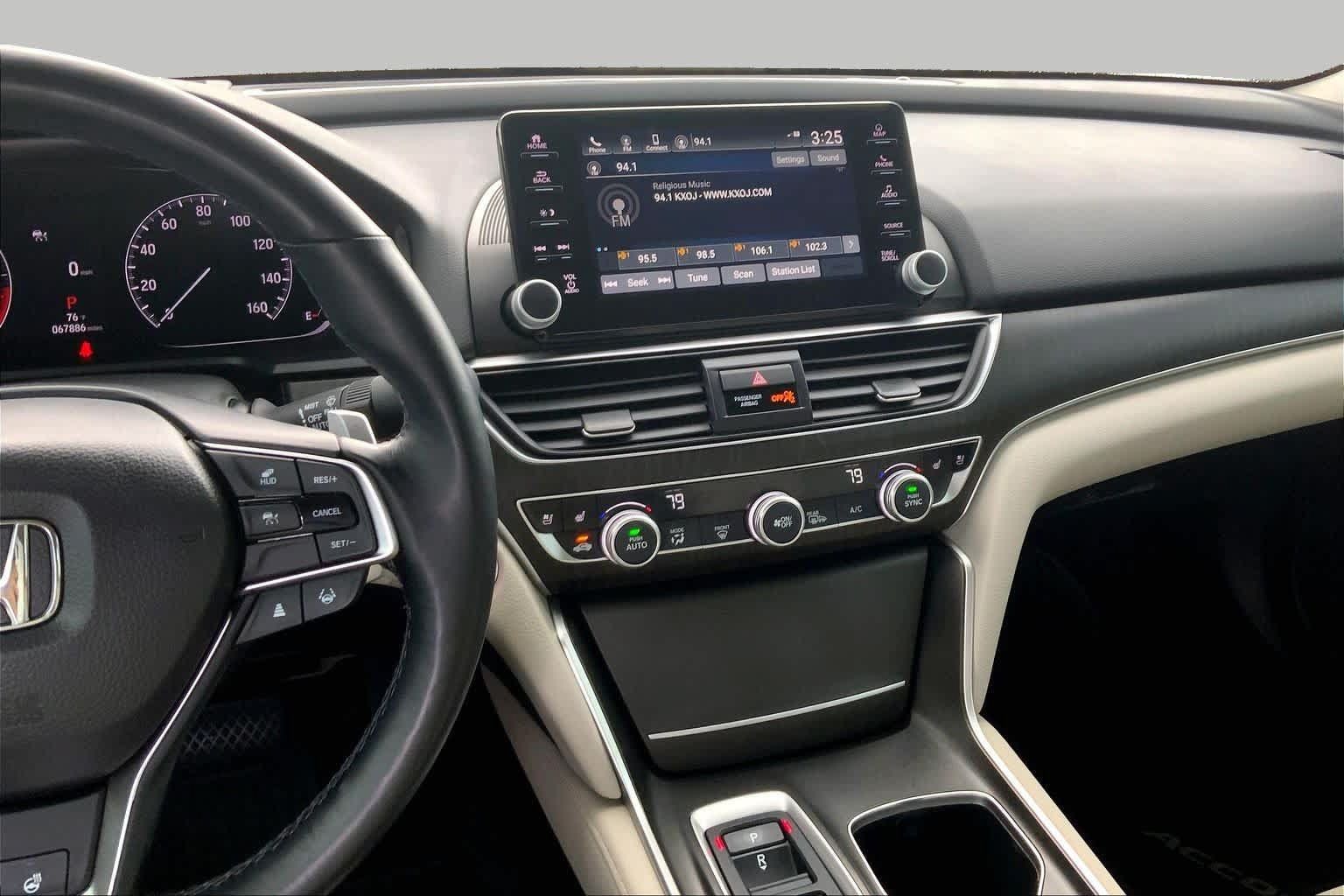 Used 2022 Honda Accord Touring image 6