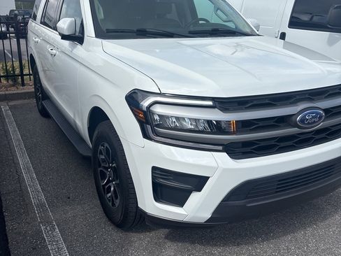 Used 2022 Ford Expedition XLT image 1