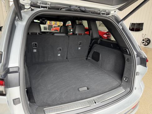 Used 2022 Jeep Grand Cherokee Overland AWD/4WD image 14