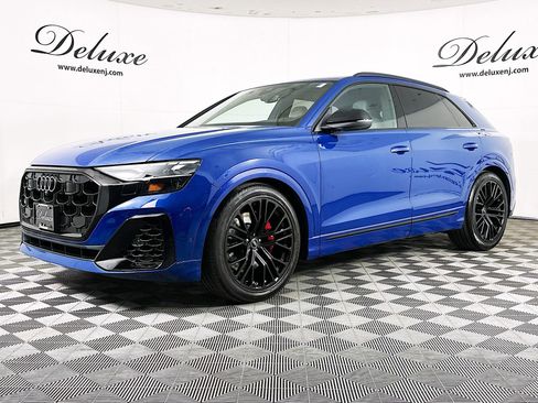 Used 2024 Audi SQ8 Premium Plus w/ S Sport Package image 3