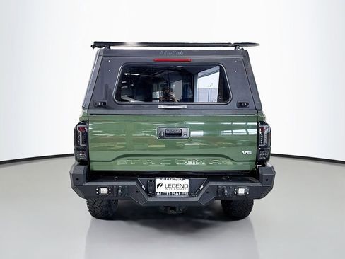 Used 2021 Toyota Tacoma TRD Off-Road w/ TRD Premium Off Road Package AWD/4WD image 8