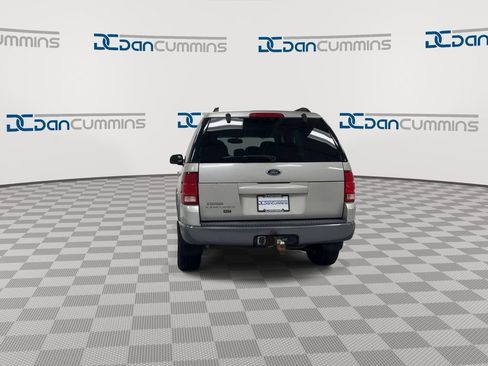 Used 2004 Ford Explorer XLT image 7