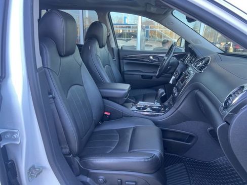 Used 2017 Buick Enclave Premium image 25