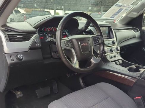 Certified 2018 GMC Yukon SLE w/ Convenience Package image 4