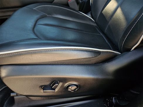 Certified 2024 Chrysler Pacifica Limited w/ S Appearance Package image 22