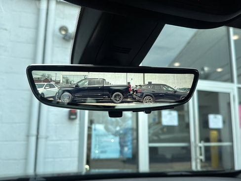 Used 2023 Chevrolet Traverse High Country image 41