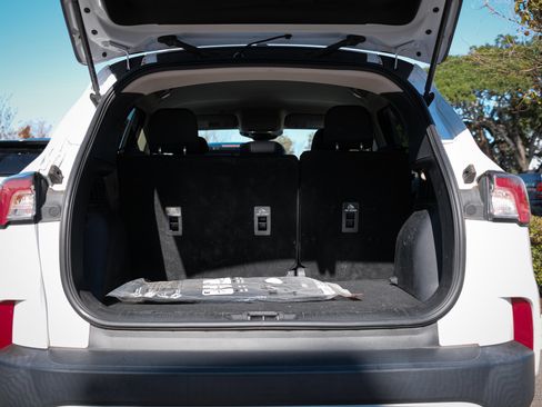 Used 2020 Ford Escape SE image 33