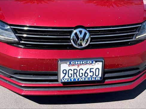 Used 2017 Volkswagen Jetta SE FWD image 30