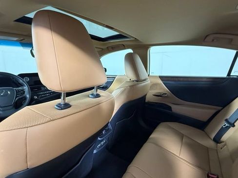 Certified 2025 Lexus ES 350 w/ Premium Package FWD image 26