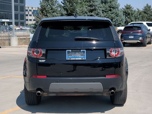 Used 2019 Land Rover Discovery Sport SE AWD/4WD image 4