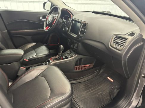 Used 2017 Jeep Compass Trailhawk w/ Leather Interior Group AWD/4WD image 47