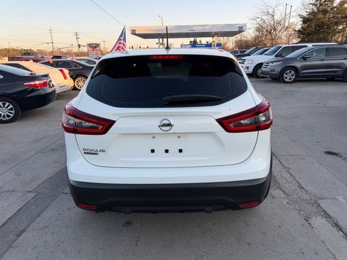Used 2020 Nissan Rogue Sport S image 6