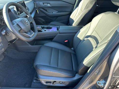 New 2026 Nissan Rogue SV image 9