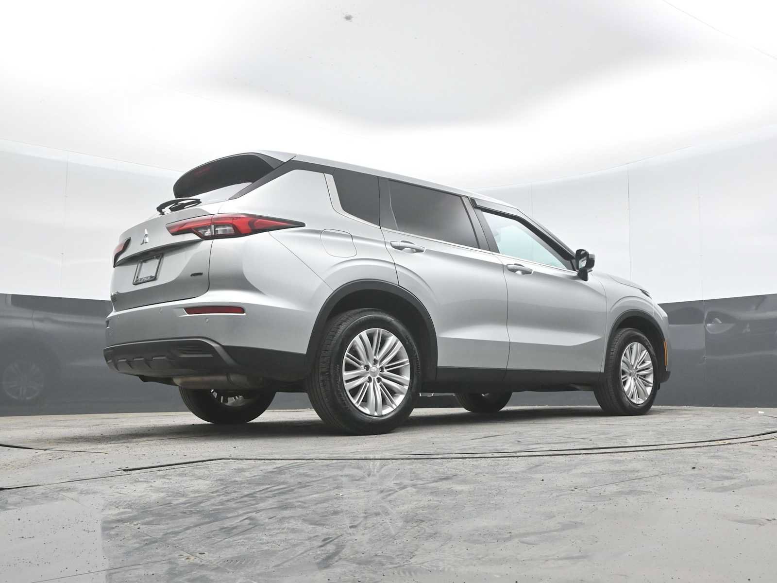 Used 2024 Mitsubishi Outlander ES AWD/4WD image 49