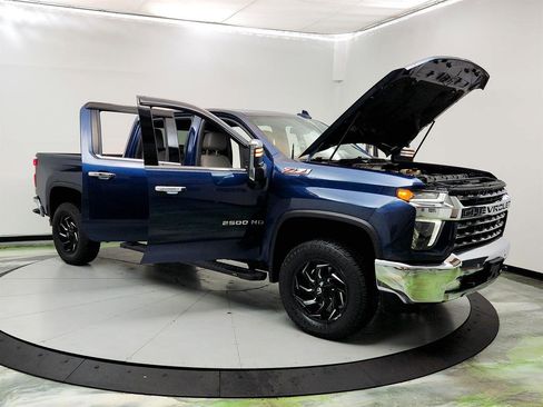 Used 2020 Chevrolet Silverado 2500 LTZ w/ LTZ Plus Package image 10