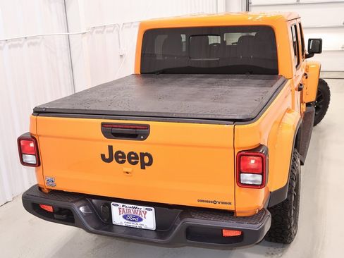 Used 2025 Jeep Gladiator Sport image 41
