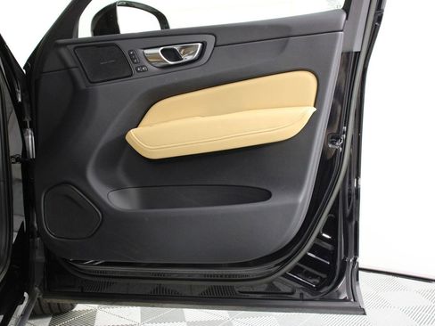 Certified 2023 Volvo XC60 B5 Ultimate w/ Climate Package image 21