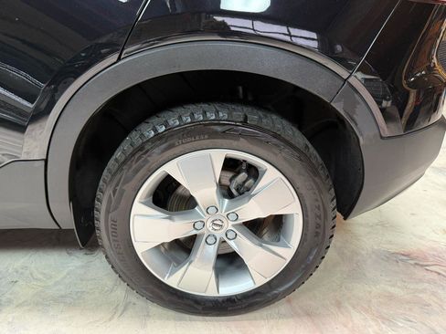 Used 2022 Volvo XC40 T4 Momentum FWD image 35