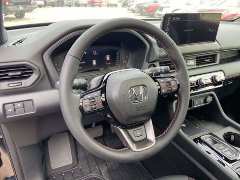New 2026 Honda Pilot TrailSport image 4