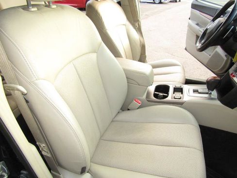 Used 2013 Subaru Outback 3.6R Limited w/ Moonroof Pkg image 52