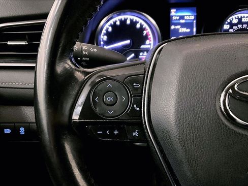 Used 2019 Toyota Camry SE image 17