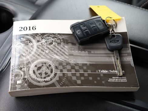 Used 2016 Chevrolet Suburban LT RWD image 11