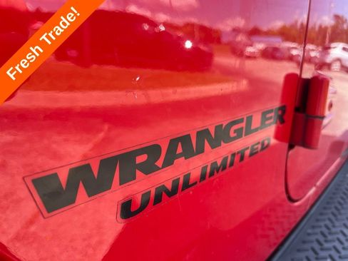 Used 2017 Jeep Wrangler Unlimited Rubicon AWD/4WD image 10