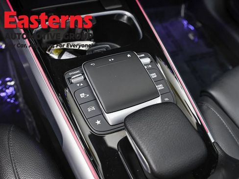 Used 2022 Mercedes-Benz GLB 250 4MATIC w/ Premium Package Lite image 20
