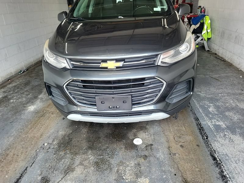 Used 2018 Chevrolet Trax LT w/ LT Convenience Package FWD image 6