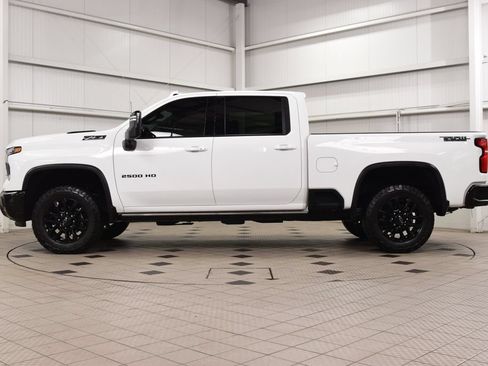 Used 2025 Chevrolet Silverado 2500 LTZ w/ LTZ Plus Package AWD/4WD image 4