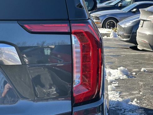 Used 2021 GMC Yukon Denali w/ Denali Ultimate Package image 9