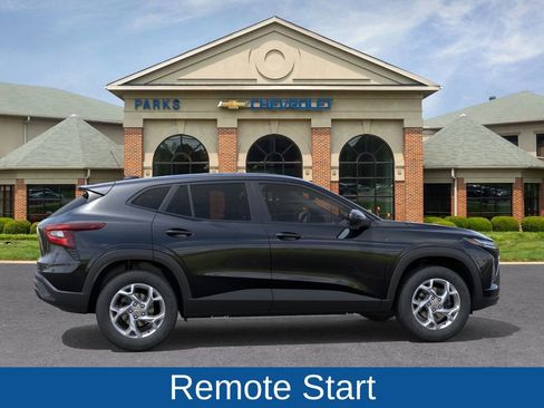 New 2026 Chevrolet Trax LS image 6