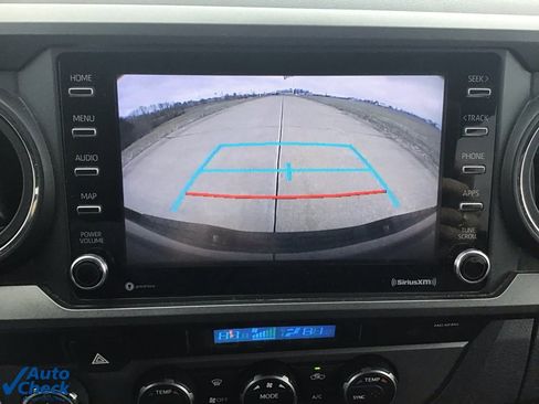 Used 2021 Toyota Tacoma TRD Sport w/ Technology Package image 39