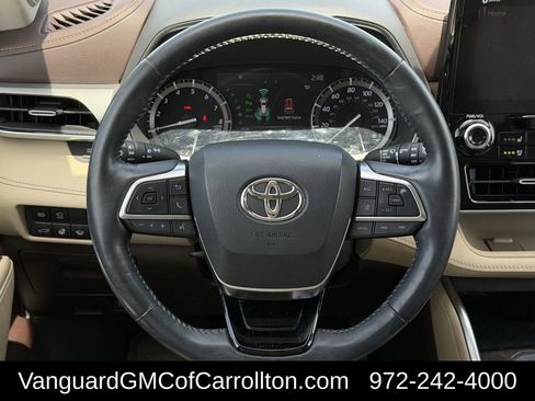 Used 2021 Toyota Highlander Platinum AWD/4WD image 14