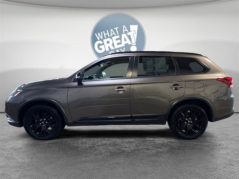 Used 2018 Mitsubishi Outlander LE image 7