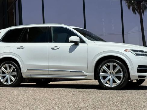 Used 2017 Volvo XC90 T8 Inscription w/ Luxury Package AWD/4WD image 16