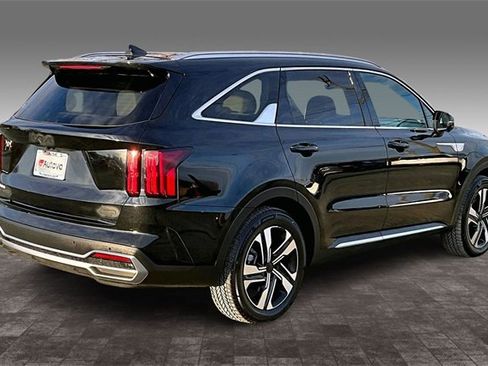 Used 2023 Kia Sorento SX Prestige w/ Panoramic Sunroof Package image 6