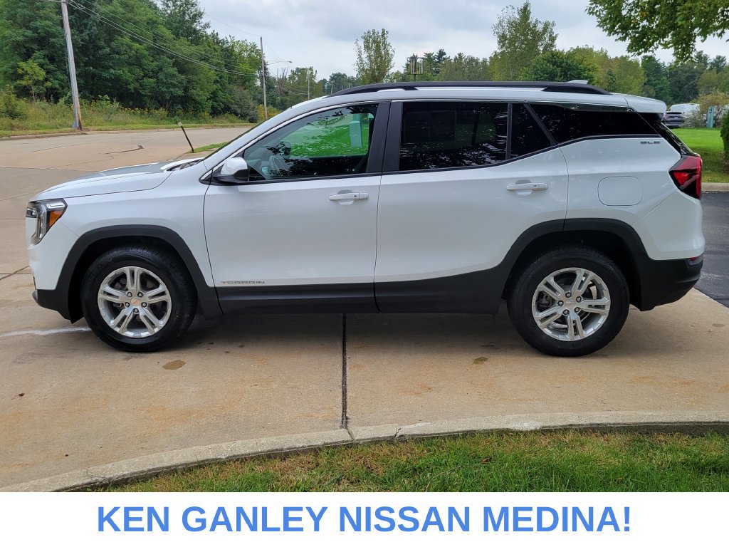 Used 2024 GMC Terrain SLE w/ Driver Convenience Package AWD/4WD image 6