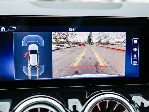 Certified 2025 Mercedes-Benz GLA 250 image 23