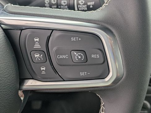 Used 2025 Jeep Wrangler Unlimited Sahara w/ Safety Group AWD/4WD image 28