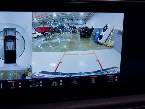 Used 2024 GMC Sierra 2500 AT4 w/ AT4 Premium Plus Package image 19